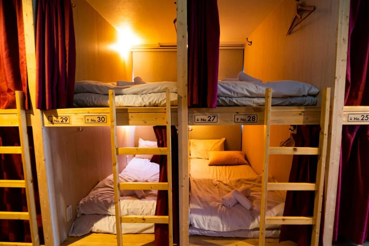 R Hostel Namba South Osaka Japón