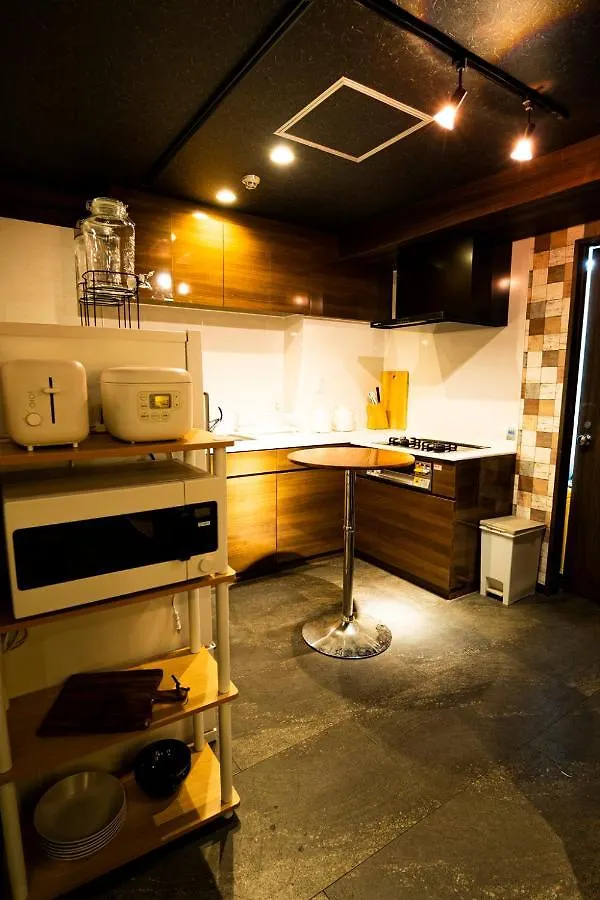 R Hostel Namba South Osaka Japón